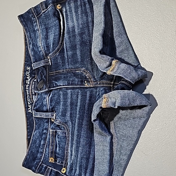 American Eagle super stretch dark wash size 2 jean shorts - Picture 5 of 8